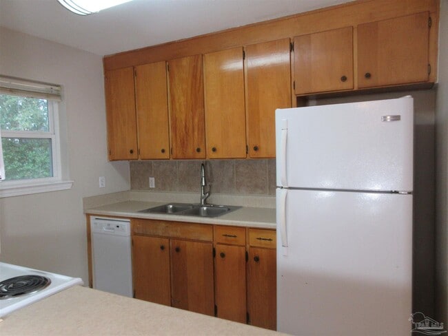 Building Photo - 4389 Pine Villa Cir