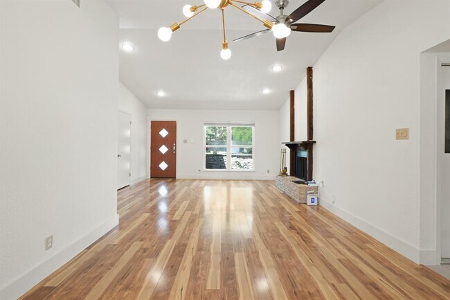 Building Photo - 8507 Spearman Dr