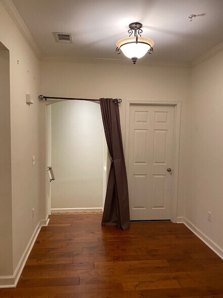 Entry Hall - 4 Indigo Run Dr