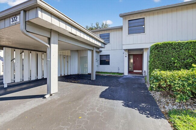 Primary Photo - 372 Deer Creek Wildwood Ln E