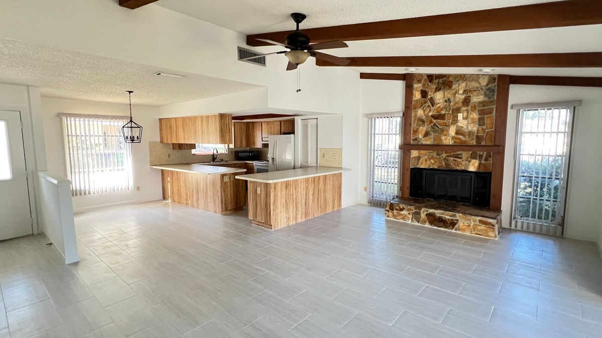 Building Photo - 10548 86th Ave N