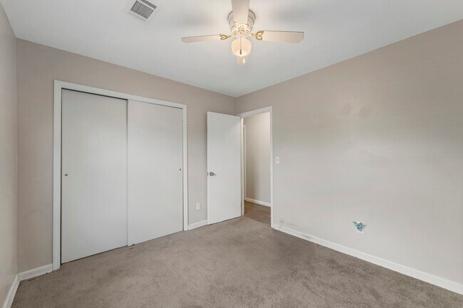 Building Photo - 4224 Ridgefield Ct