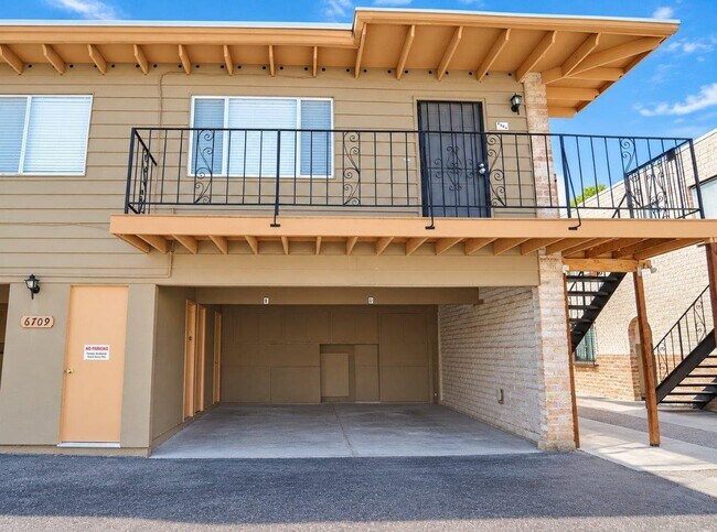 Building Photo - 6709 Calle La Paz