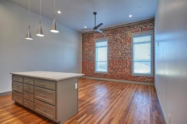 Building Photo - 200 W Brown St