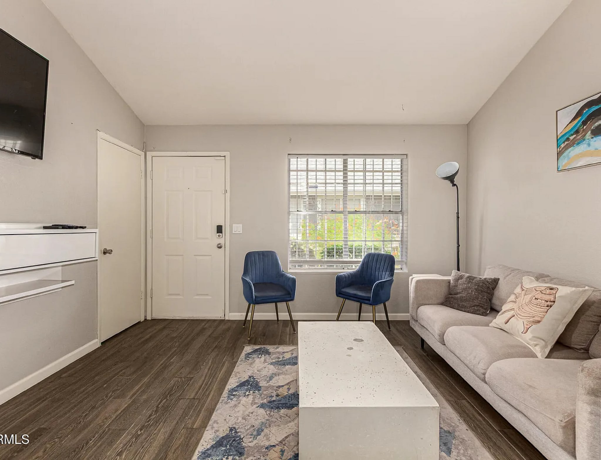 Building Photo - 5960 W Oregon Ave