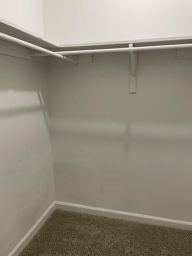 Building Photo - 1128 Verlington Dr