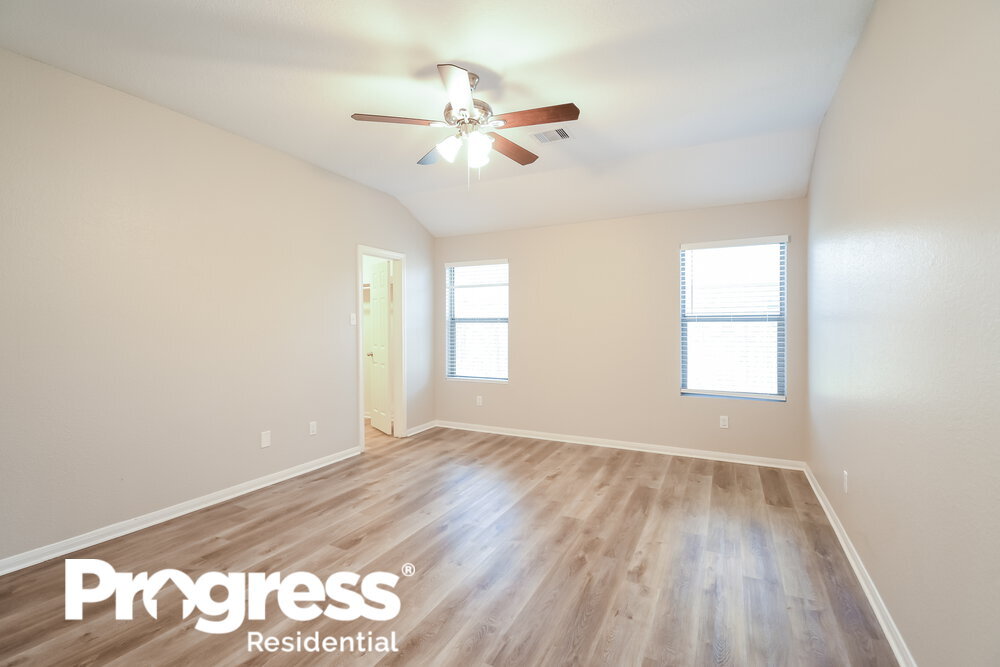 Building Photo - 135 Tonkawa Canyon Dr