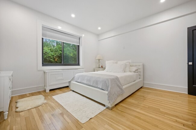 Building Photo - 47 Lafayette Pl