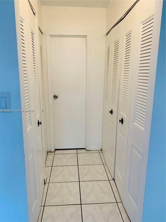 Building Photo - 5855 Washington St