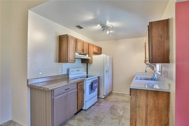 Building Photo - 1202 Coolridge Dr