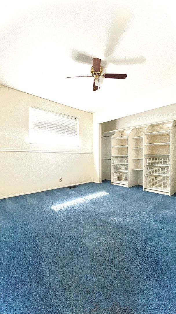 Building Photo - 5 Bedroom/2.5 Bathroom Home in West Valley...