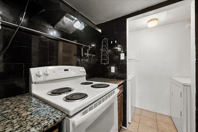 Building Photo - 9572 Windswept Ln