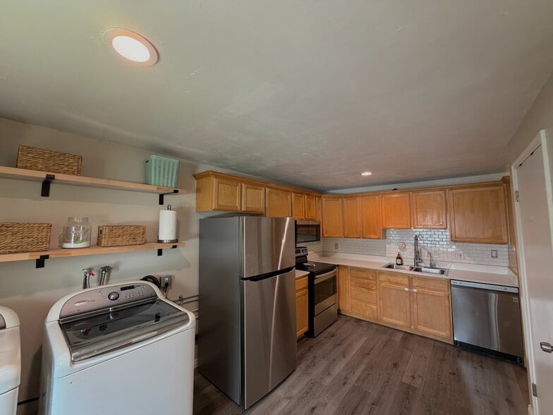 Building Photo - 4538 S 700 E