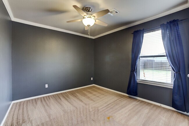 Building Photo - 3 Bed / 2 Bath in Collinsville!
