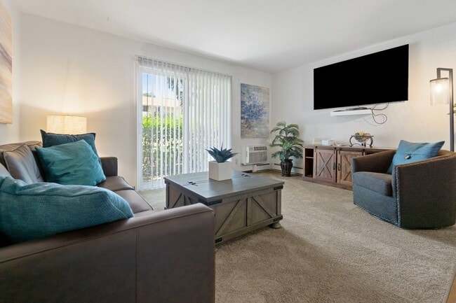 Arbor Lakes Living Room - Arbor Lakes