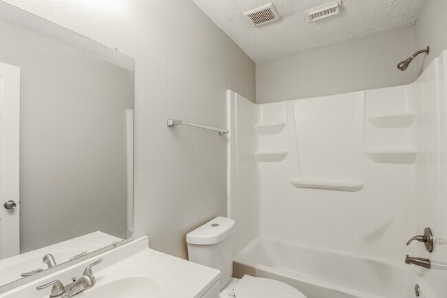 Building Photo - 4427 Ravine Dr