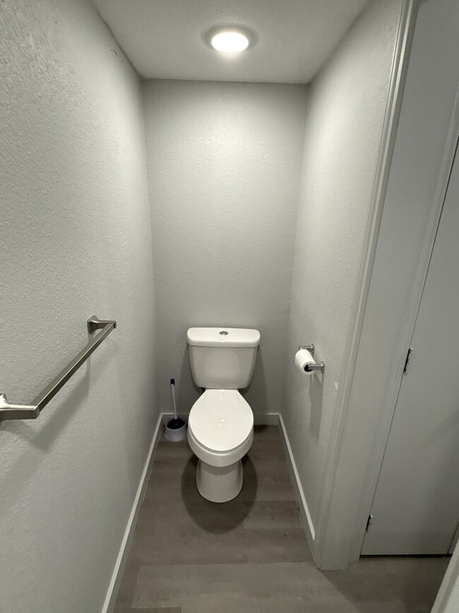 Building Photo - 279 Private Rd