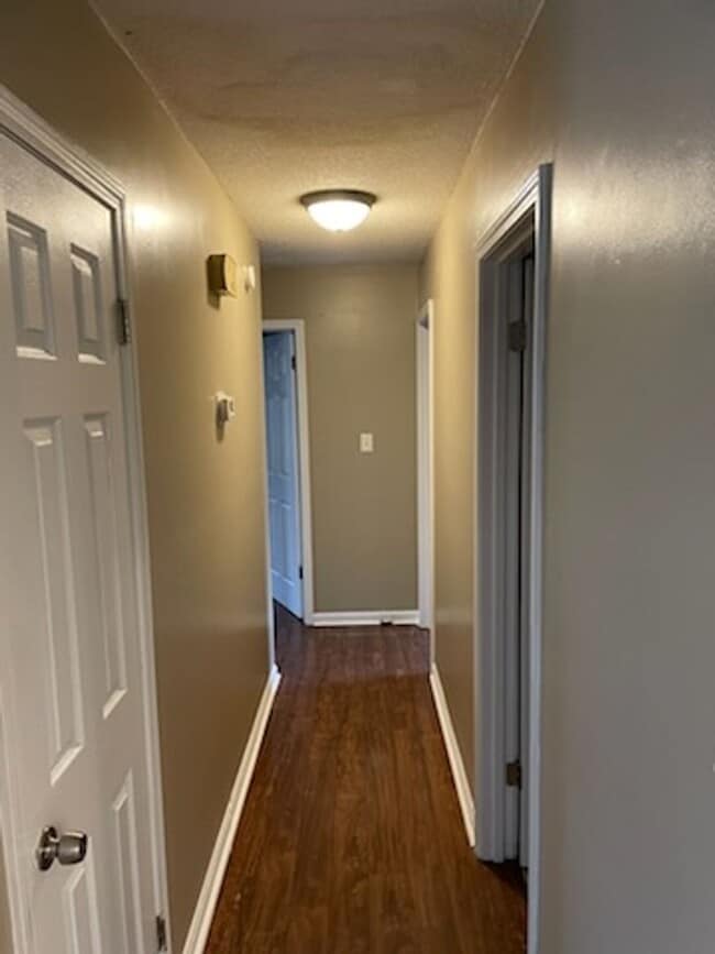 Building Photo - SINGLE FAMILY HOME