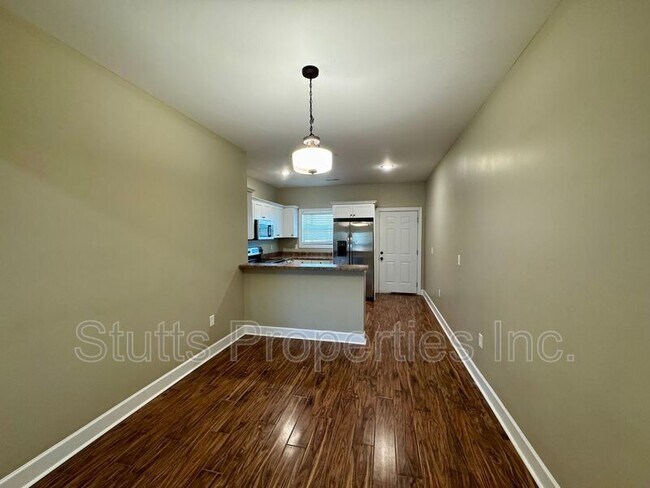 Building Photo - 145 Bruin Dr