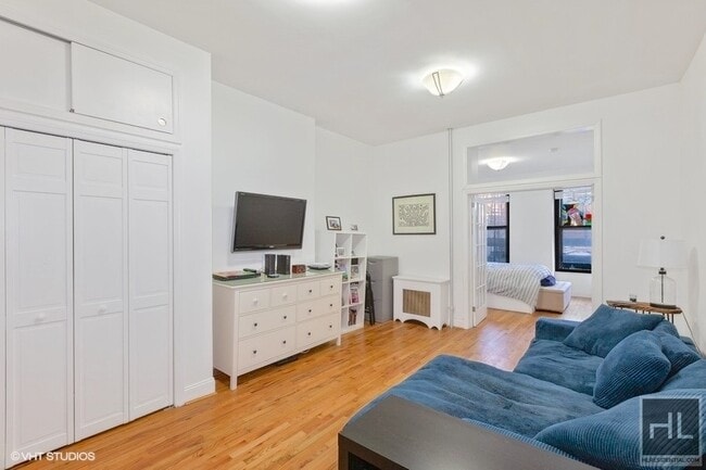 223 N 8th St | Williamsburg | No Fee Apartments | TF Cornerstone