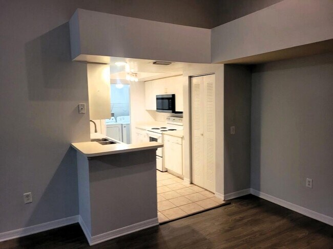 Building Photo - 4197 N Haverhill Rd