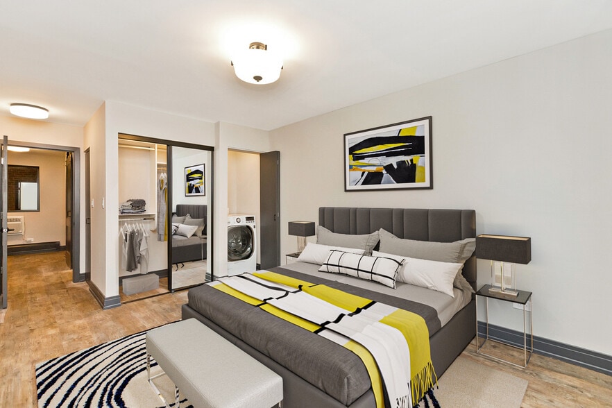 The Wrightwood Bedroom - Wrightwood - 512 W Wrightwood Ave