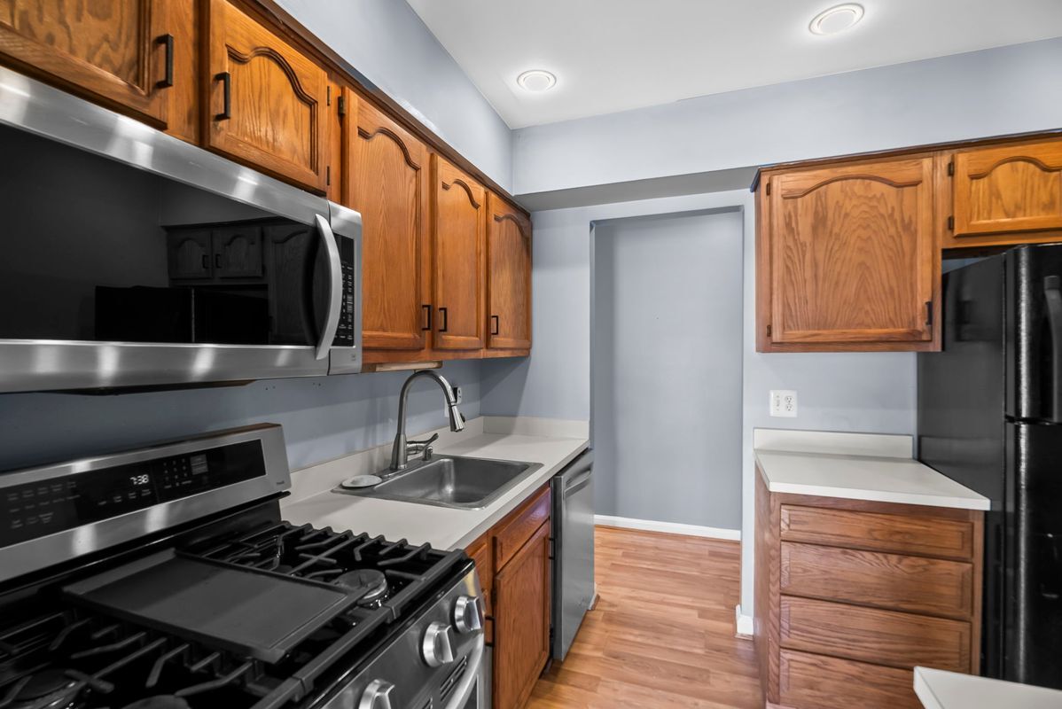 Building Photo - 6087 Majors Ln