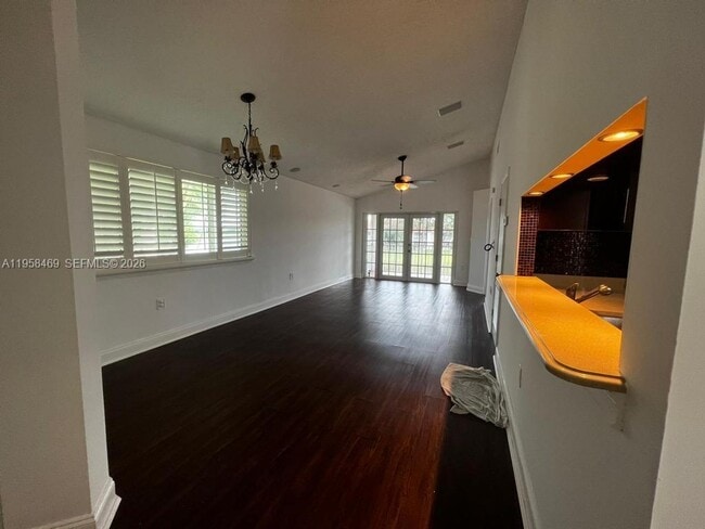 Building Photo - 4201 Glenmoor Dr