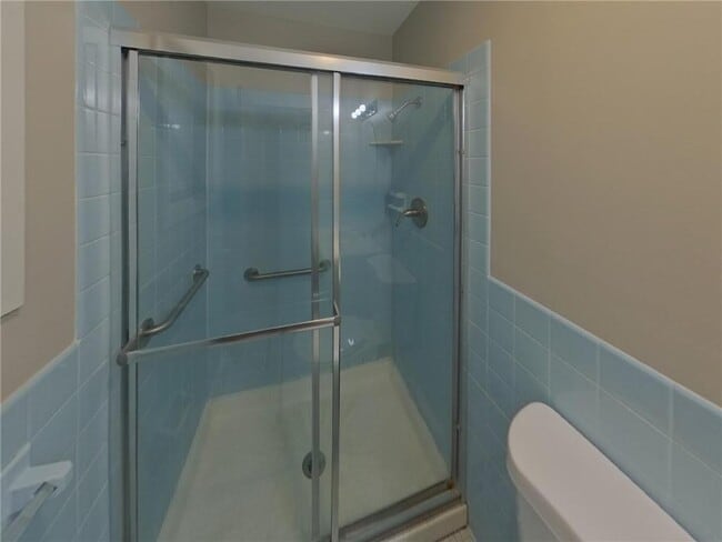 Building Photo - 931 Market St S