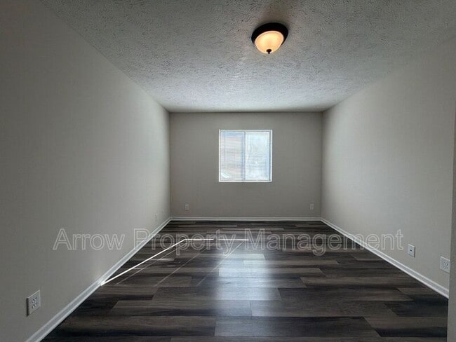 Building Photo - 922 A St