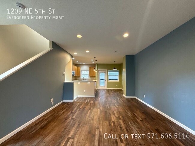 Building Photo - 1209 NE 5th St