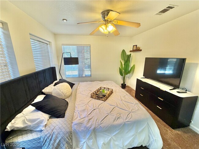 Building Photo - 2200 S Fort Apache Rd