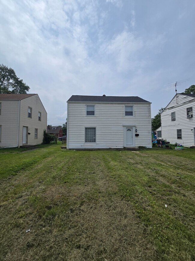 Building Photo - 1025-1027 JAMES RD