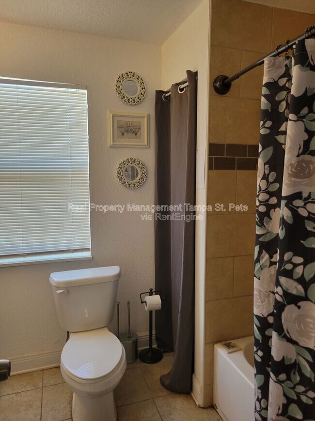 Building Photo - 1711 E New Orleans Ave