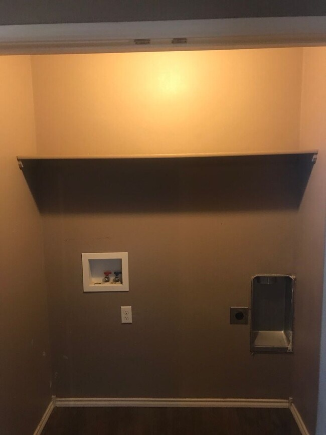 Building Photo - Newer Construction**Section 8 approved**