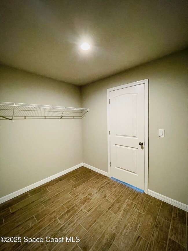 Building Photo - 1101 San Filippo Dr SE