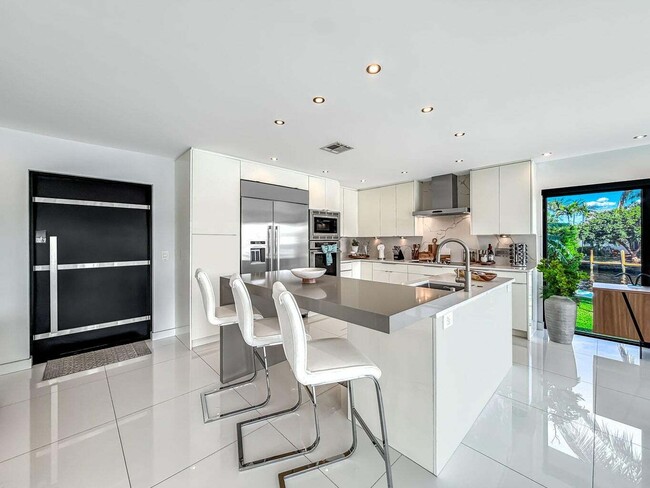 Building Photo - 2628 SE 10th St