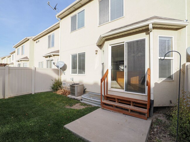 Building Photo - West Jordan Townhome