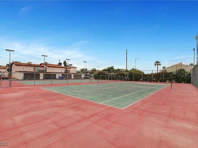 Building Photo - NO MIN CREDIT SCORE REQUIRED, BK OKAY, PAST EVICTION OKAY!, BACKGROUND FRIENDLY. Apply at "The Re...