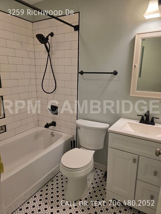 Building Photo - 3259 Richwood Dr NW