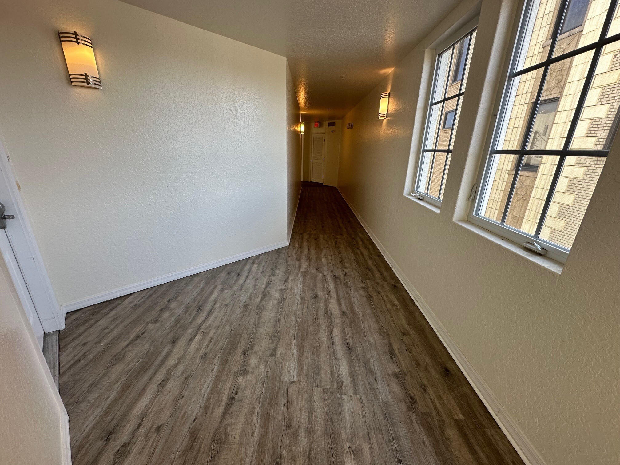 Building Photo - 128 S Beach St