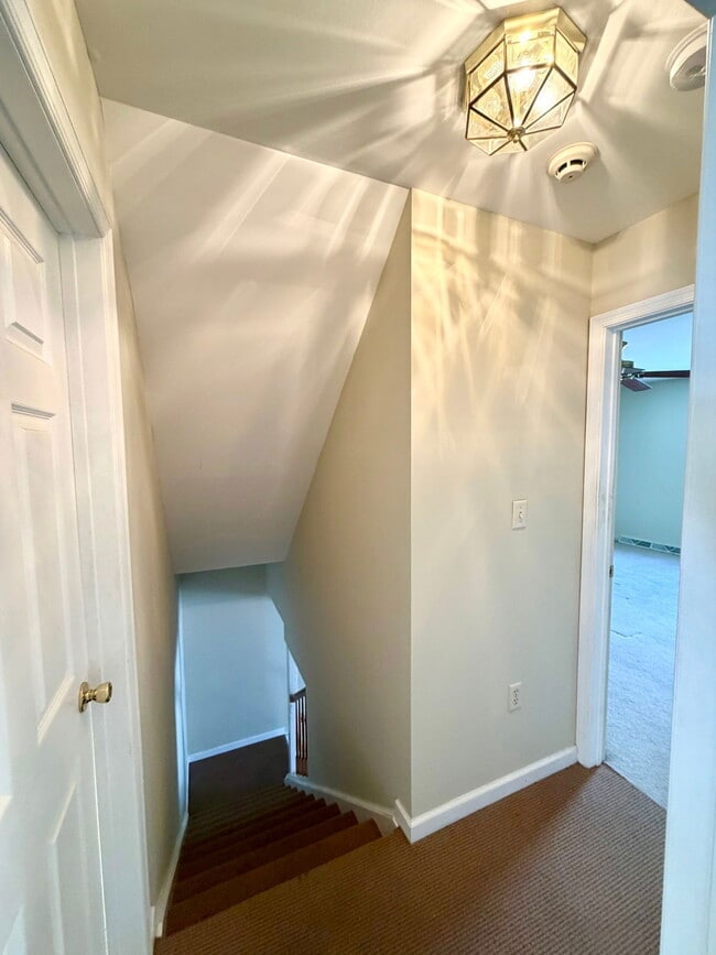 Building Photo - 104 Kentshire Dr