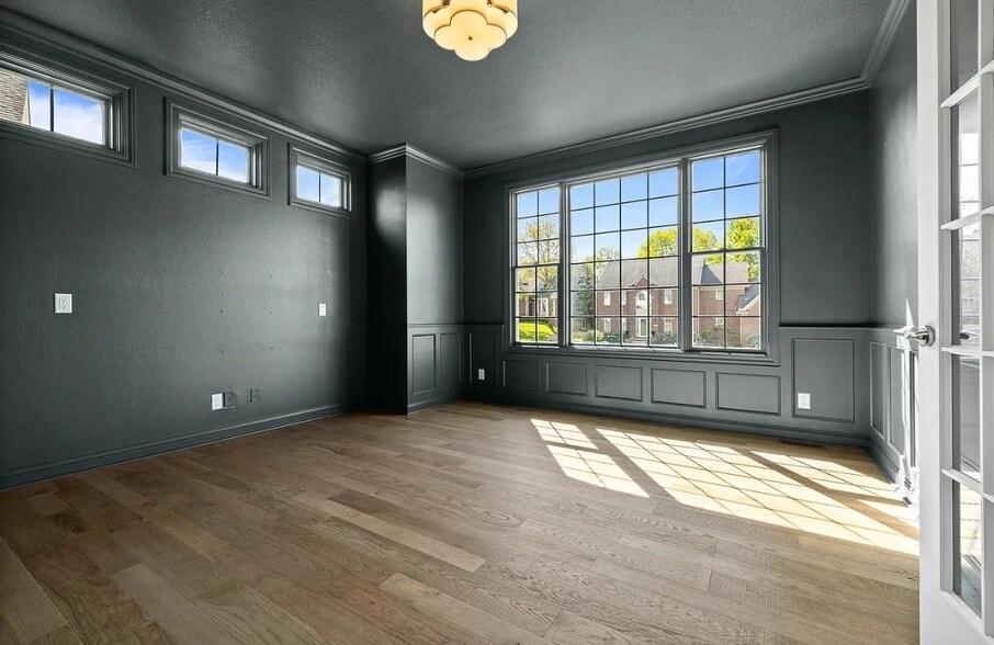 Building Photo - 5583 Beechwood Ter