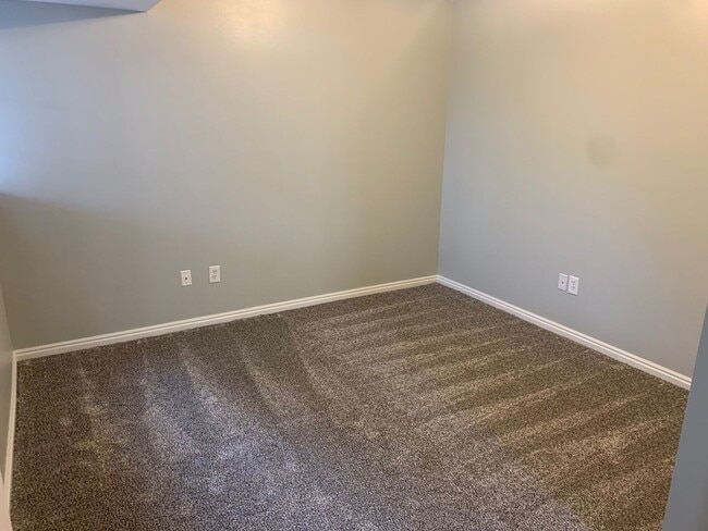 Building Photo - 3 bed 2 bath Orem Apartment for rent!