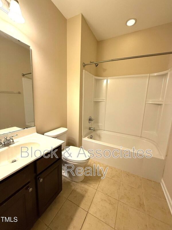 Building Photo - 545 Old Mill Village Dr