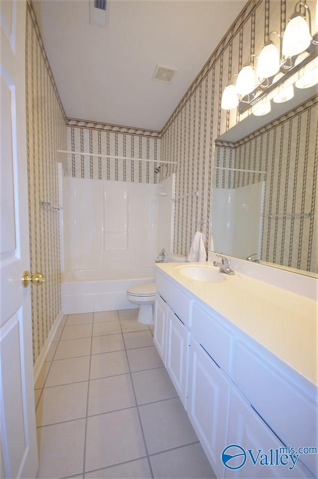 Building Photo - 209 Bridgeway Cir