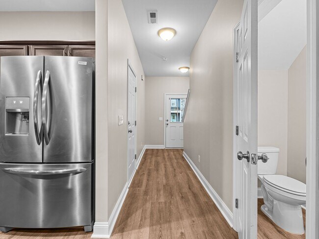 Building Photo - Townhome in Sneads Ferry