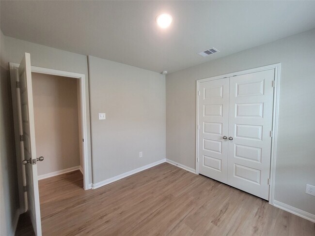 Building Photo - 11732 Whirlaway Dr