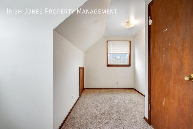 Building Photo - 99 Bellwood Ave