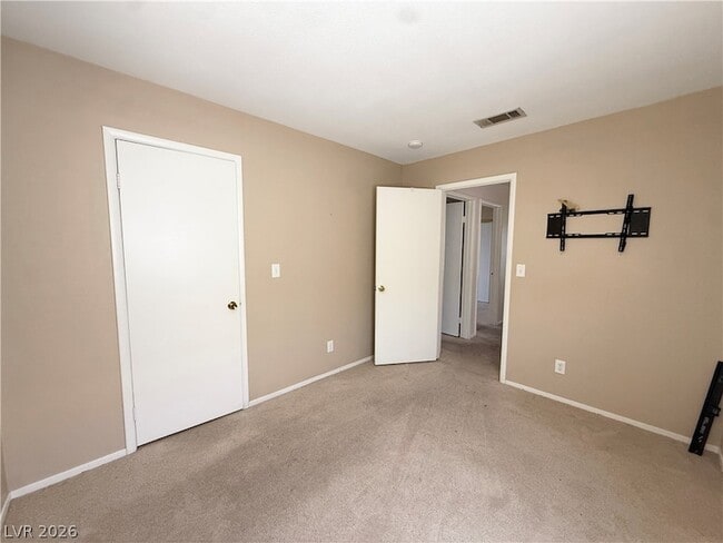 Building Photo - 2066 Waverly Cir